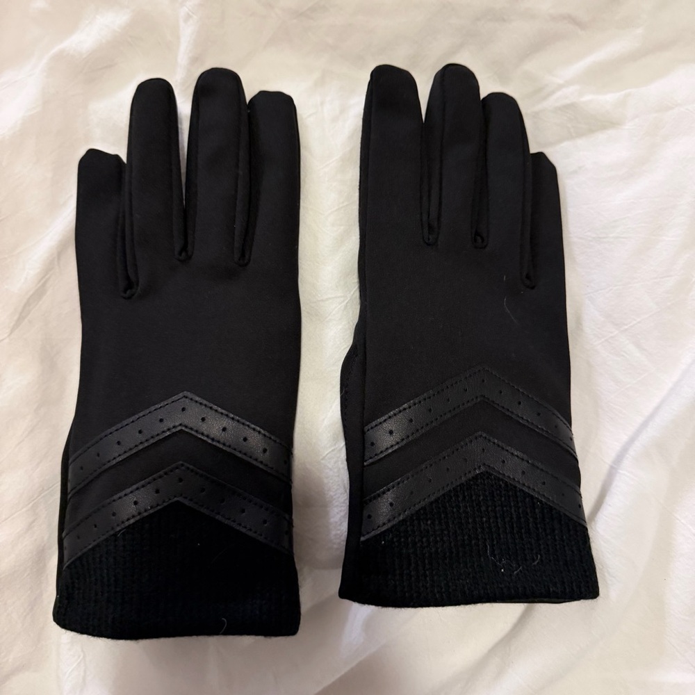 Gloves with Leather Chevron Detail